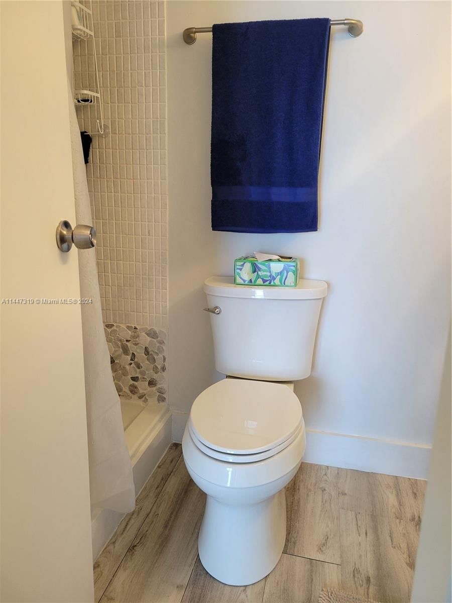 Real estate property located at 2655 Collins Ave #2007, Miami-Dade County, Miami Beach, FL