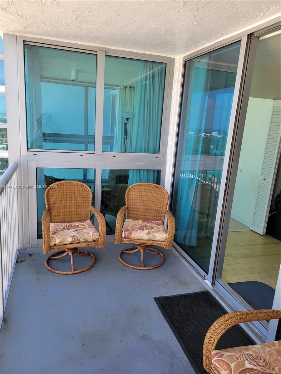 Real estate property located at 2655 Collins Ave #2007, Miami-Dade County, Miami Beach, FL