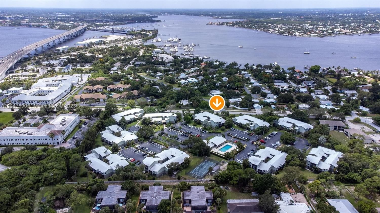 Real estate property located at 800 Fork Road #10-13Penthouse, Martin County, 800 PLACE COURTYARD CONDO, Stuart, FL