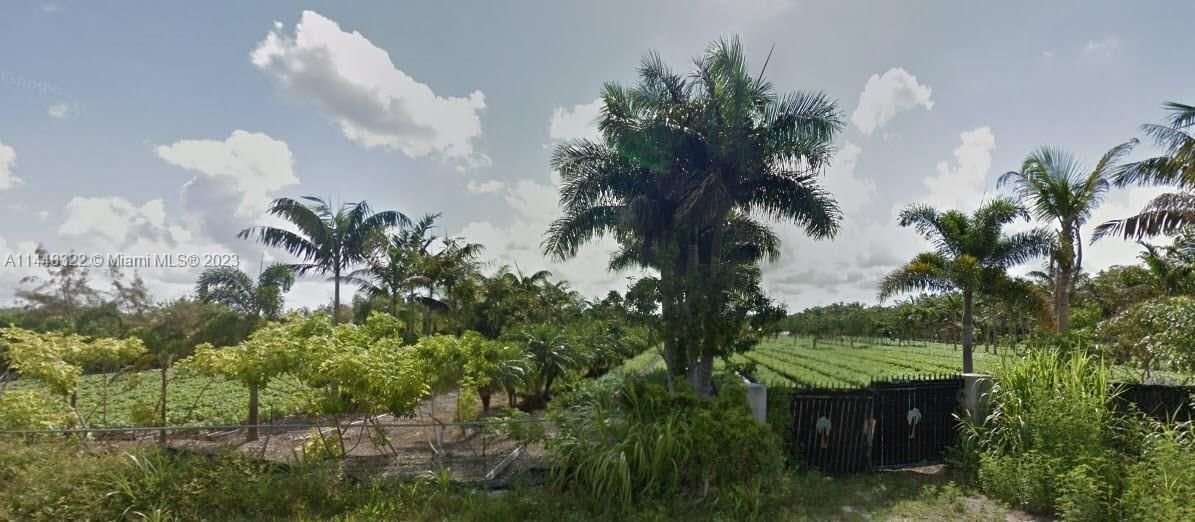 Real estate property located at 12401 202 ave, Miami-Dade County, gu, Miami, FL