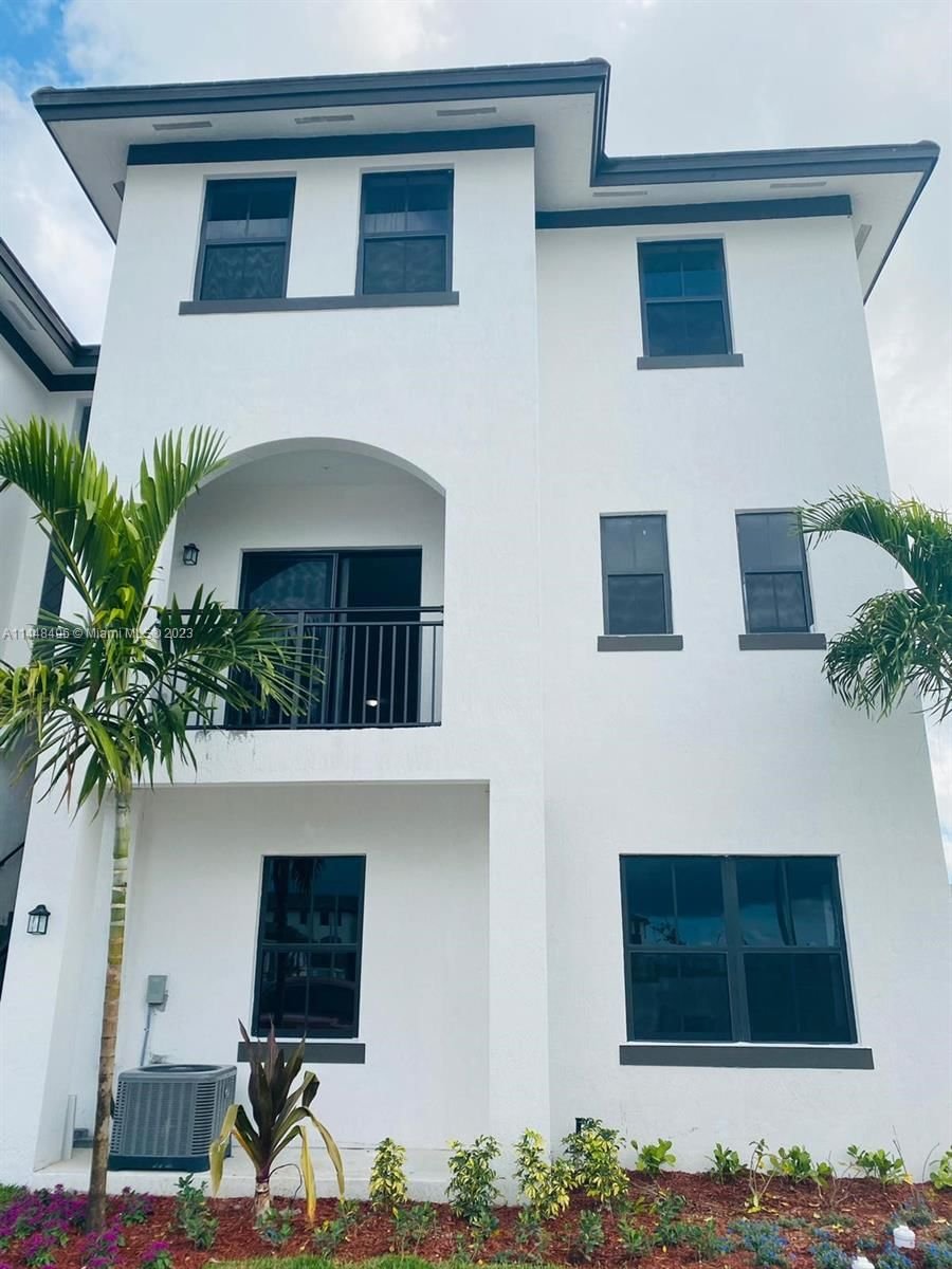Real estate property located at 15520 136th St #106, Miami-Dade County, CENTURY PARK SOUTH, Miami, FL