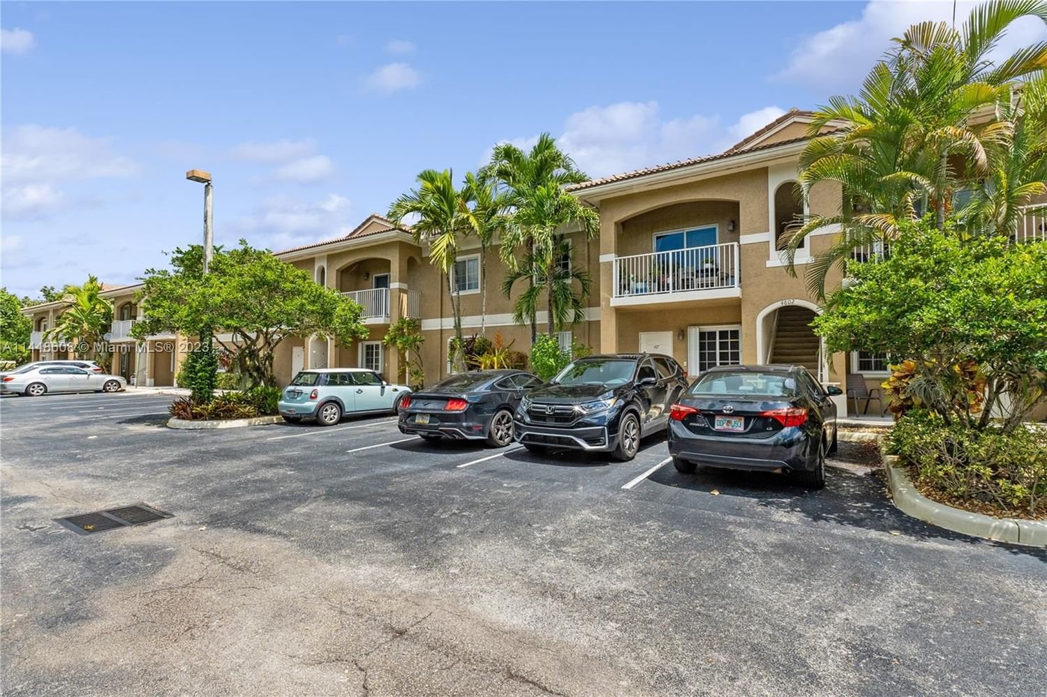Real estate property located at 4802 Washington St #7, Broward County, WASHINGTON PALMS CONDO BL, Hollywood, FL