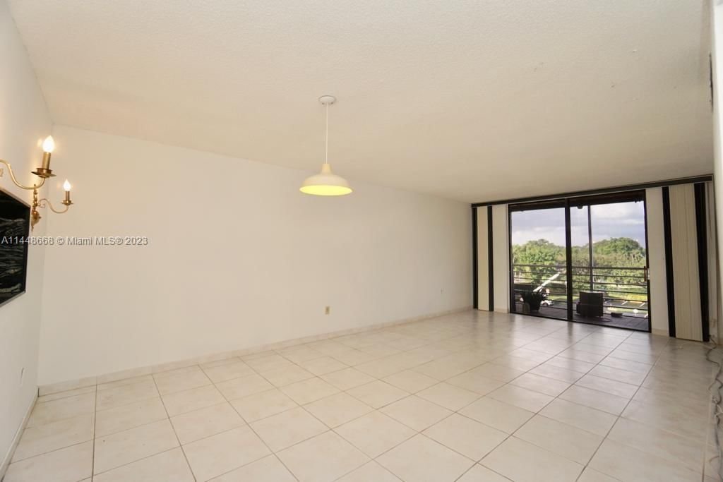 Real estate property located at 1820 Lauderdale Ave #3403, Broward County, COURTYARDS OF BROWARD CON, North Lauderdale, FL