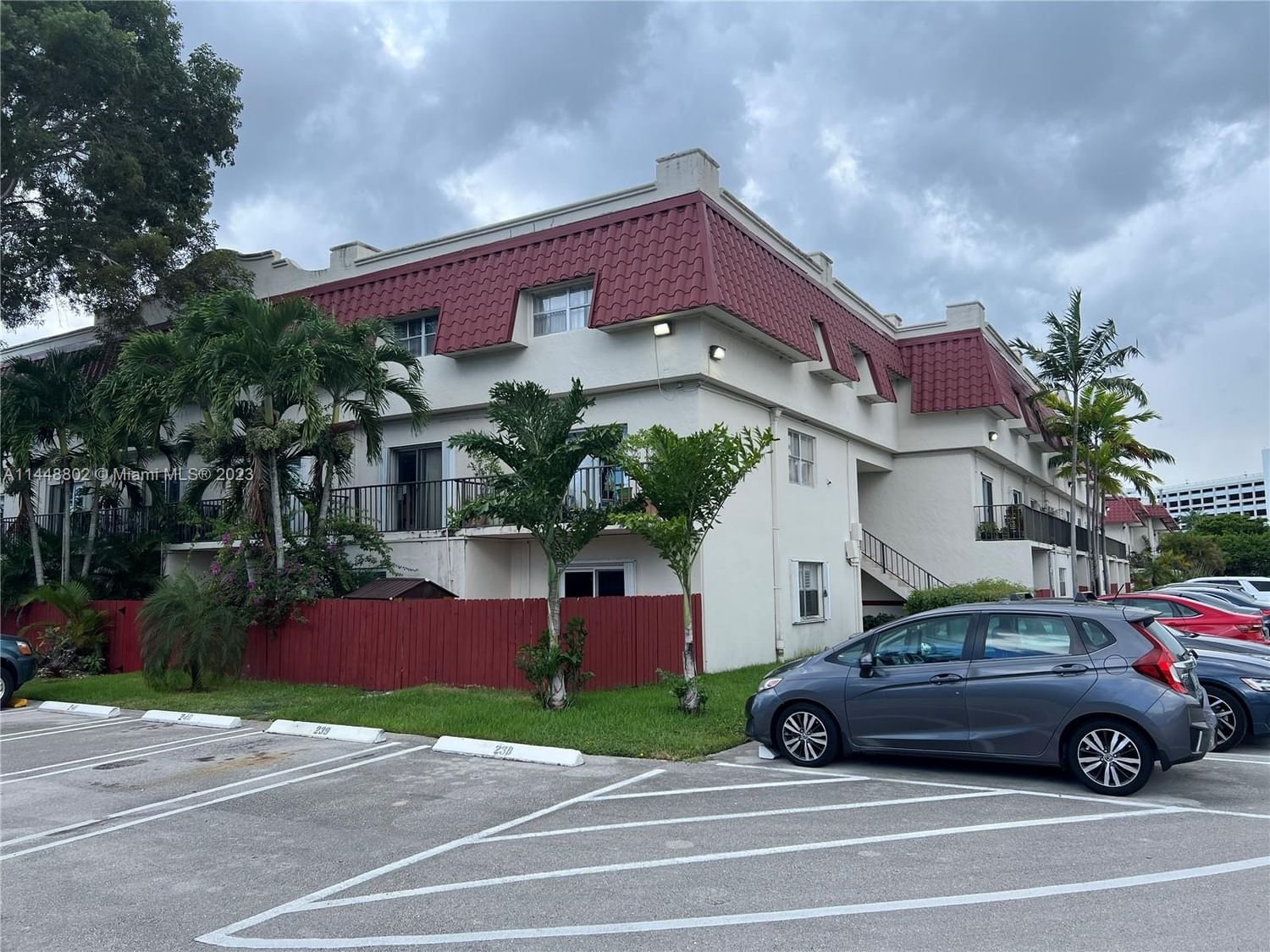 Real estate property located at 8600 67th Ave #910, Miami-Dade County, Miami, FL