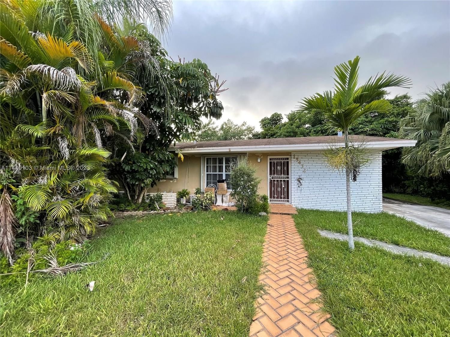 Real estate property located at 15432 101st Ave, Miami-Dade County, Miami, FL