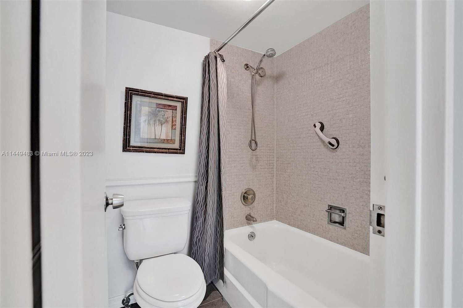 Real estate property located at 5700 Collins Ave #4M, Miami-Dade County, Miami Beach, FL