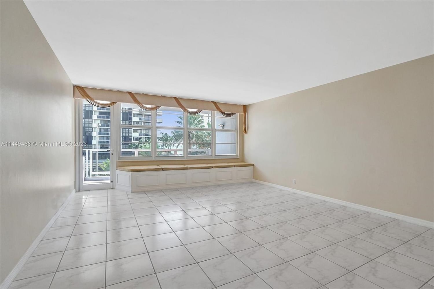 Real estate property located at 5700 Collins Ave #4M, Miami-Dade County, Miami Beach, FL