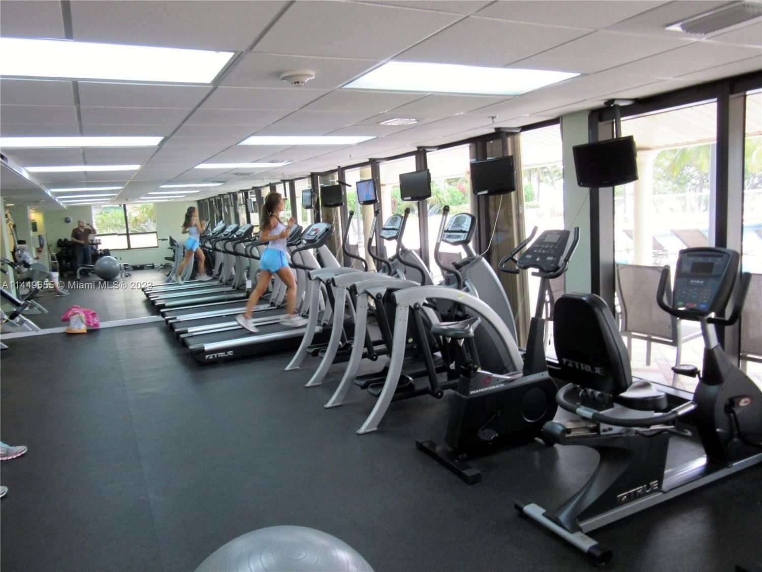 Real estate property located at 10185 Collins Av #1002, Miami-Dade County, Bal Harbour, FL