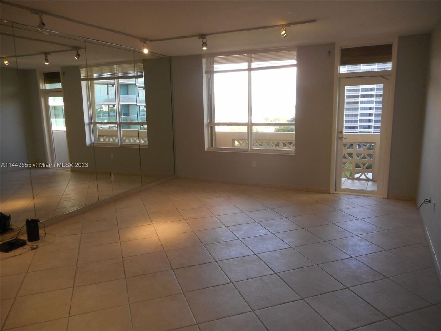 Real estate property located at 10185 Collins Av #1002, Miami-Dade County, Bal Harbour, FL