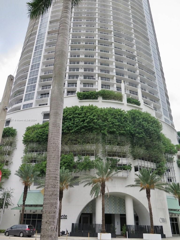 Real estate property located at 1750 Bayshore Dr #2215, Miami-Dade, OPERA TOWER CONDO, Miami, FL