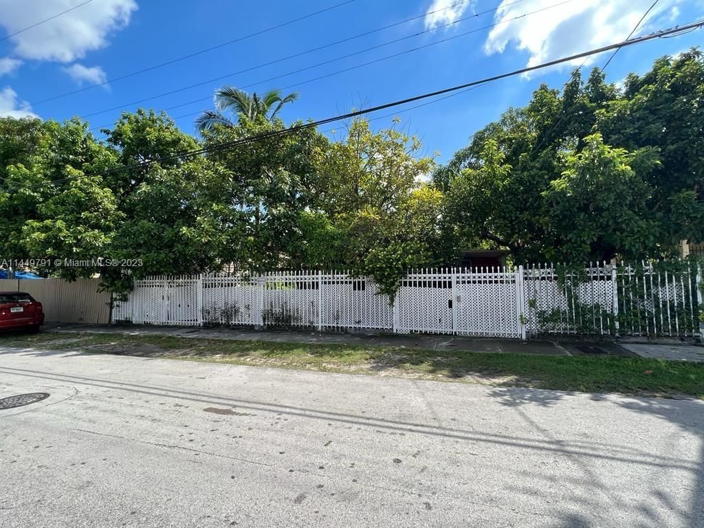 Real estate property located at 3427 9th Ave, Miami-Dade County, Miami