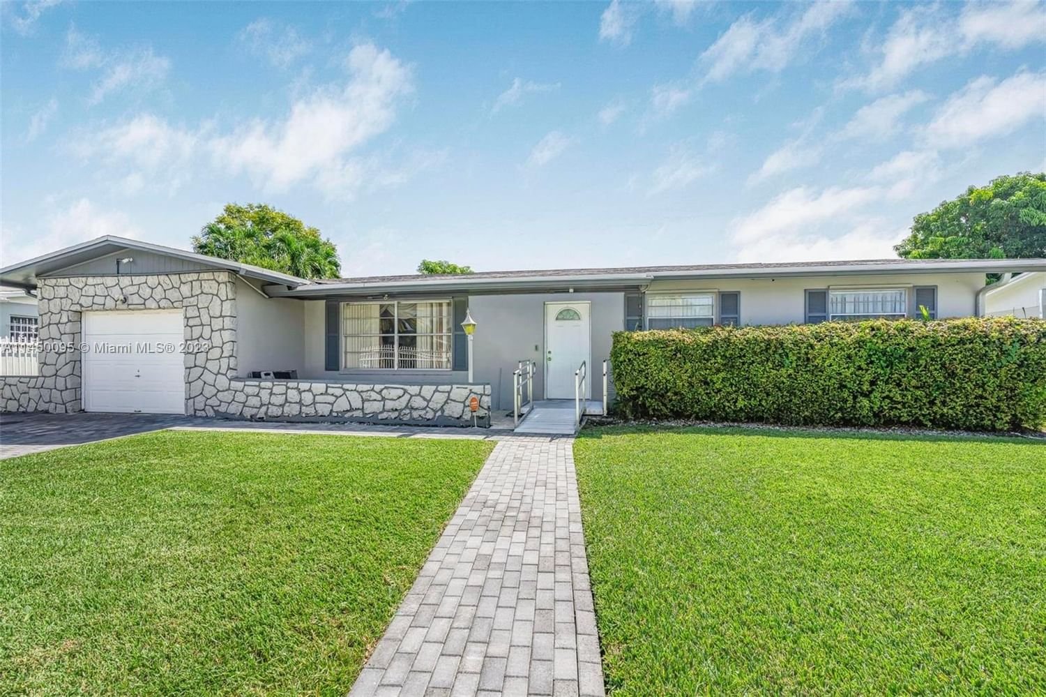 Real estate property located at 19727 118th Pl, Miami-Dade County, Miami, FL