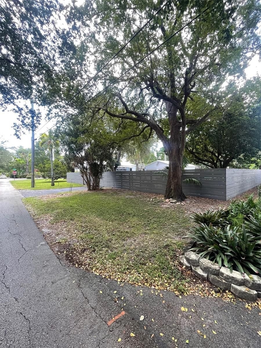 Real estate property located at 11660 8th Ave, Miami-Dade County, Biscayne Park, FL