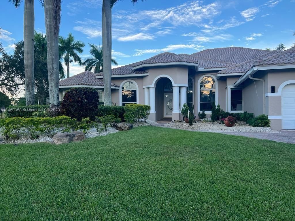 Real estate property located at 2534 Poinciana Dr, Broward County, Weston, FL