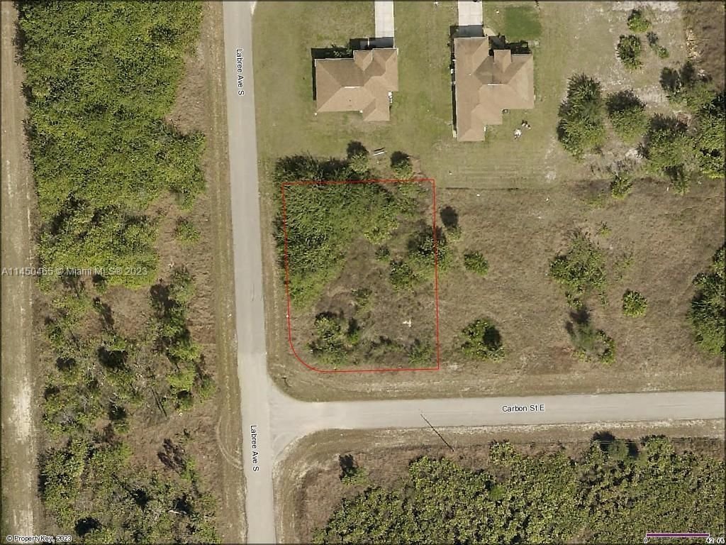 Real estate property located at 701 Carbon St E, Lee County, LEHIGH ACRES UNIT 5, Lehigh Acres, FL