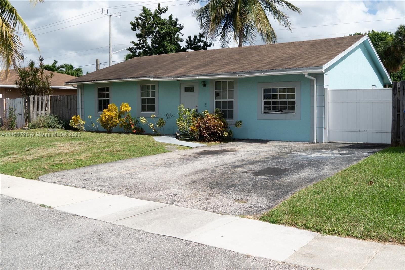 Real estate property located at 530 81st Ter, Broward County, NORTH LAUDERDALE VILLAGE, North Lauderdale, FL