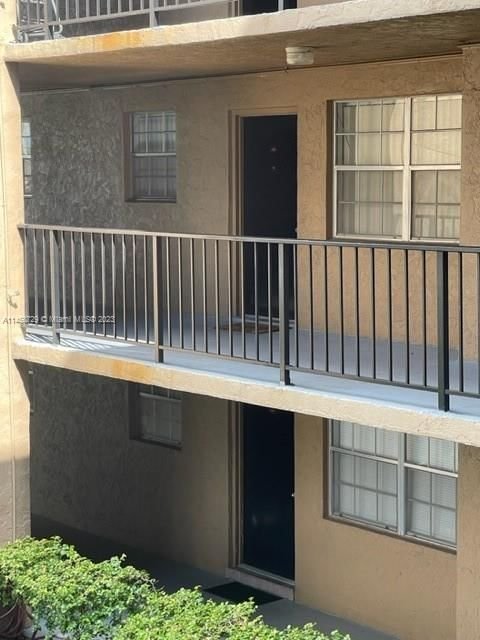 Real estate property located at 6575 4th Ave #206, Miami-Dade County, KINGS CASTLE CONDO, Hialeah, FL