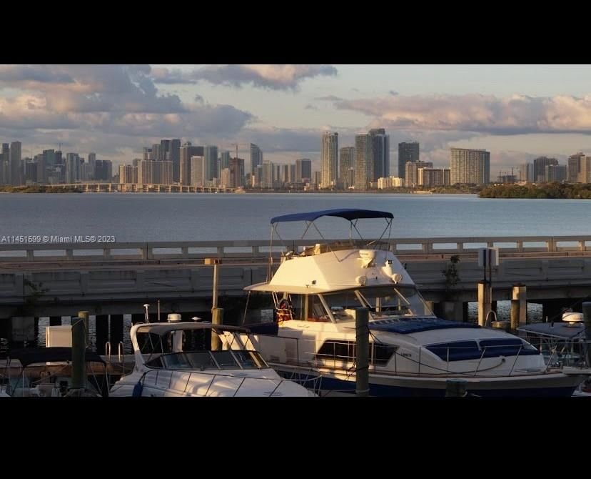 Real estate property located at 7904 West Dr #811, Miami-Dade County, BAYSHORE YACHT & TENNIS C, North Bay Village, FL