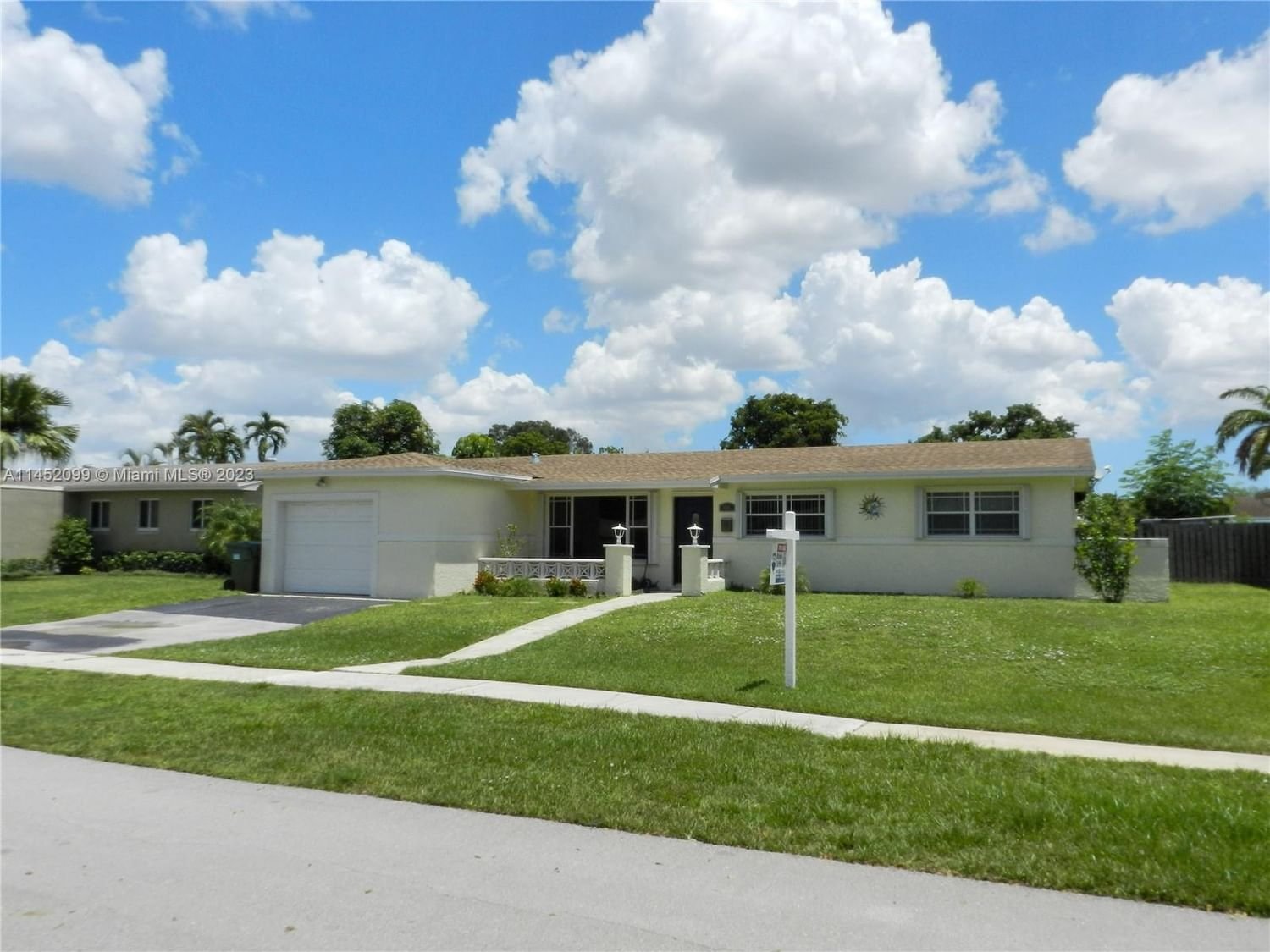 Real estate property located at 1811 88th Way, Broward County, Pembroke Pines, FL
