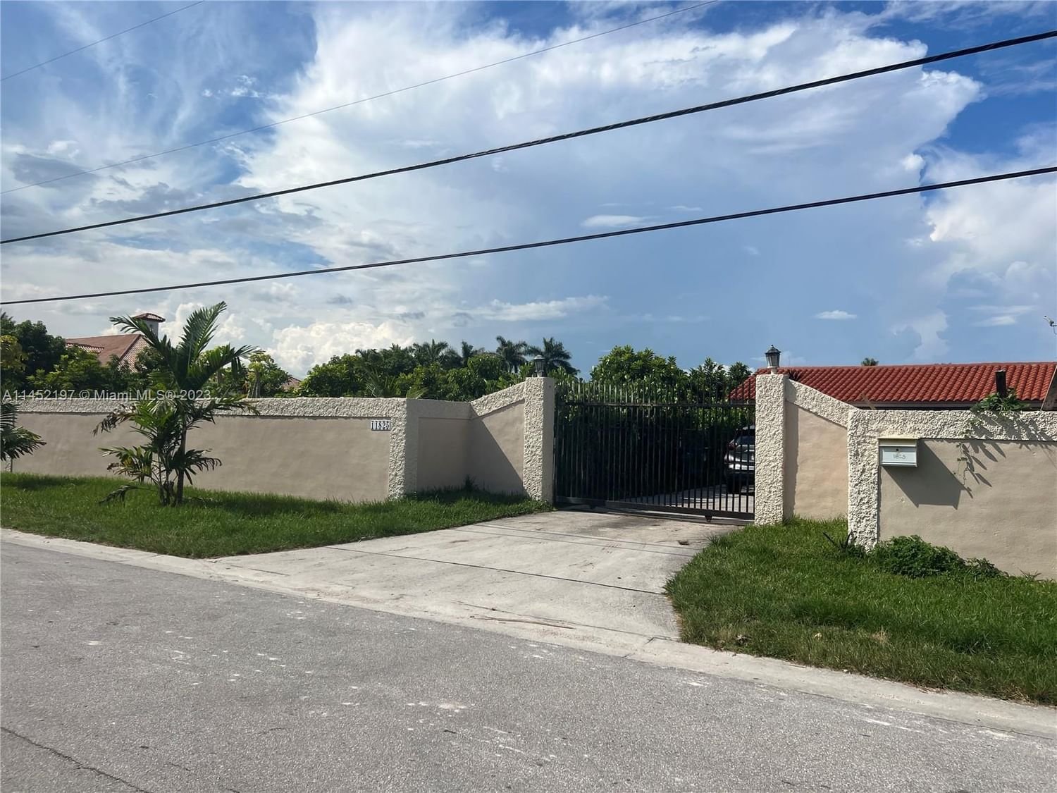 Real estate property located at 11825 51st St, Miami-Dade County, BIRD ROAD FARMSITES, Miami, FL