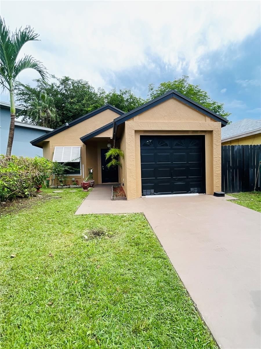 Real estate property located at 973 8th Pl, Miami-Dade County, VILLAS OF PALM BAY, Florida City, FL