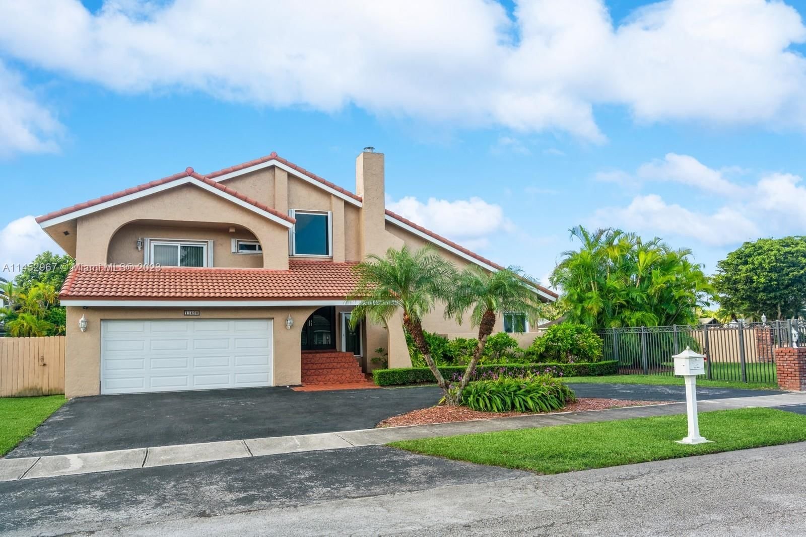 Real estate property located at 11490 101st Ter, Miami-Dade County, GLEN COVE SEC 2, Miami, FL