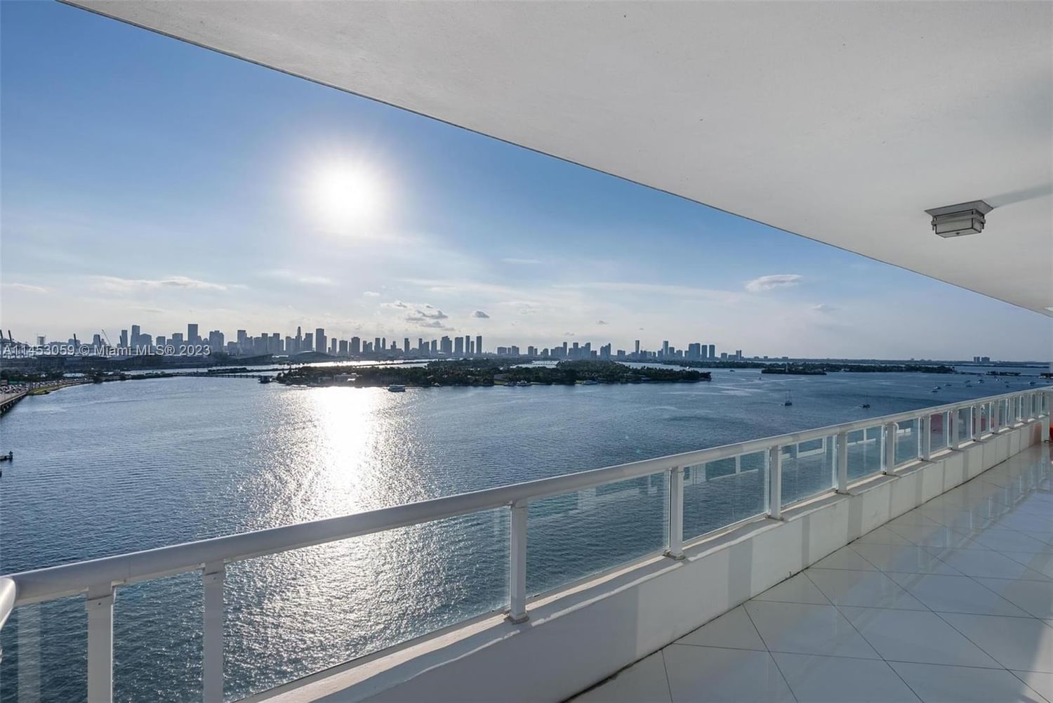 Real estate property located at 520 West Ave #1601, Miami-Dade County, THE BENTLEY BAY CONDO, Miami Beach, FL