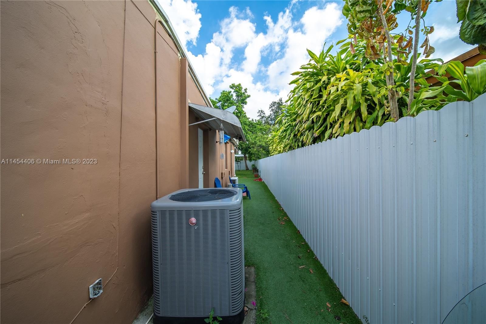 Real estate property located at 925 29th St, Miami-dade, Hialeah 13th Addn Amd Pl, Hialeah, FL