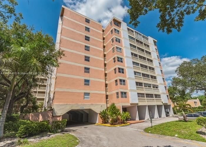Real estate property located at 3301 Spanish Moss Ter #802, Broward County, LAKES OF INVERRARY CONDO, Lauderhill, FL
