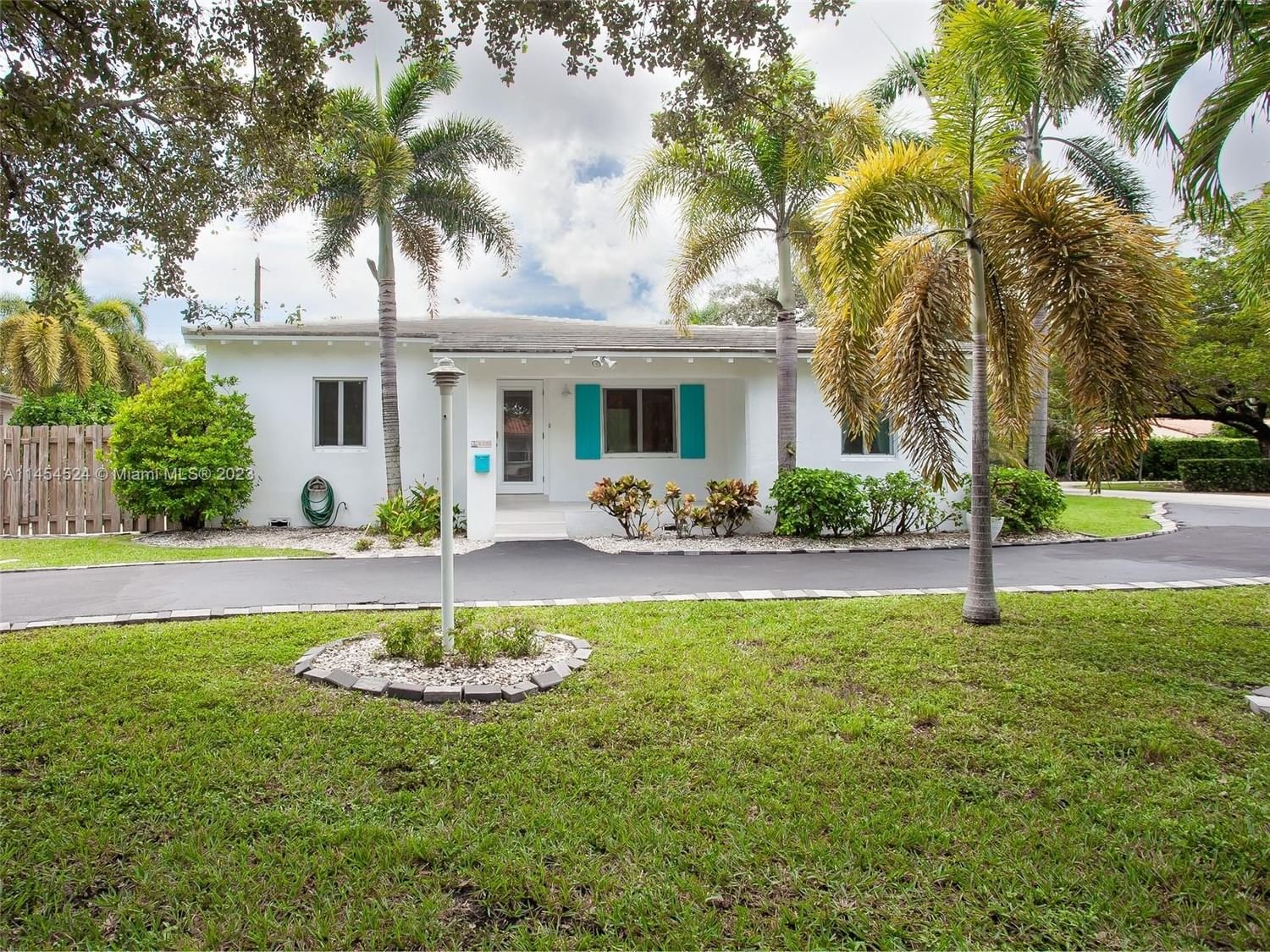 Real estate property located at 4390 15th St, Miami-Dade County, CAMNER GABLES, Miami, FL