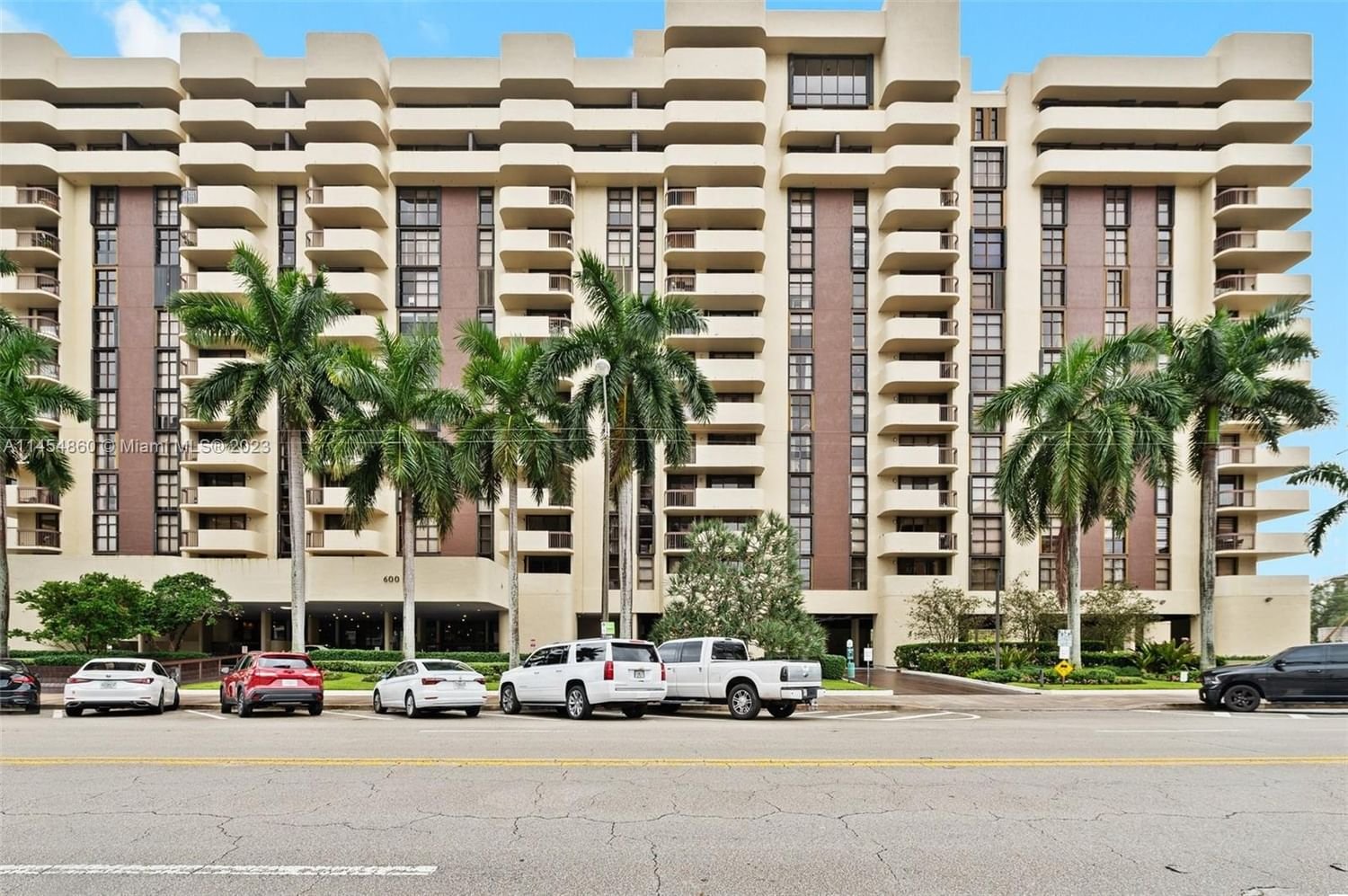 Real estate property located at 600 Biltmore Way #819, Miami-Dade County, BILTMORE II CONDO, Coral Gables, FL