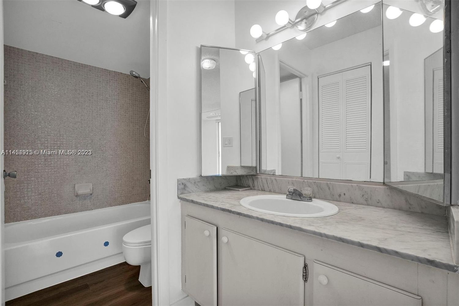 Real estate property located at 1300 Miami Gardens Dr #1010E, Miami-Dade County, Miami, FL