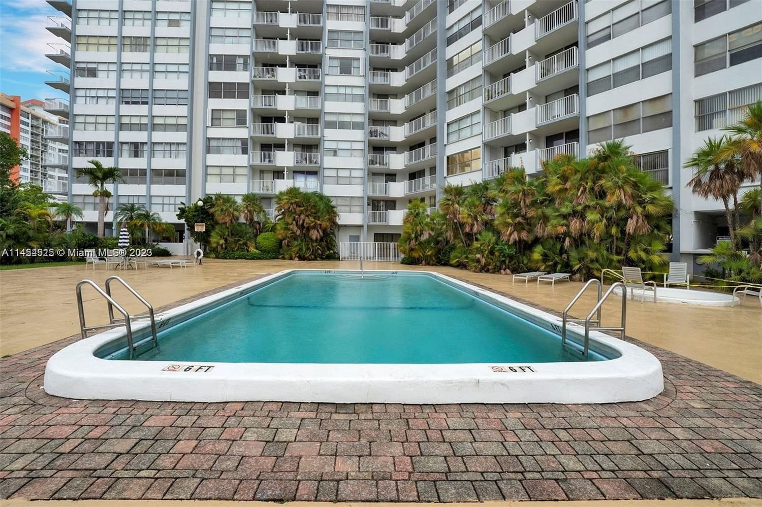 Real estate property located at 1300 Miami Gardens Dr #1010E, Miami-Dade County, Miami, FL