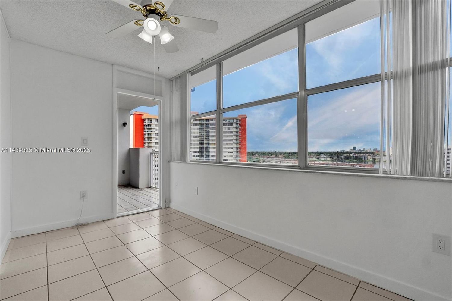 Real estate property located at 1300 Miami Gardens Dr #1010E, Miami-Dade County, Miami, FL
