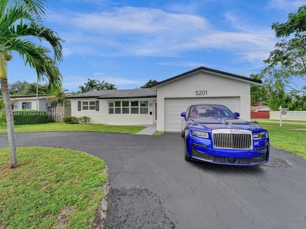 Real estate property located at 5201 Cleveland St, Broward County, HOLLYWOOD HILLS AMEN PLAT, Hollywood, FL