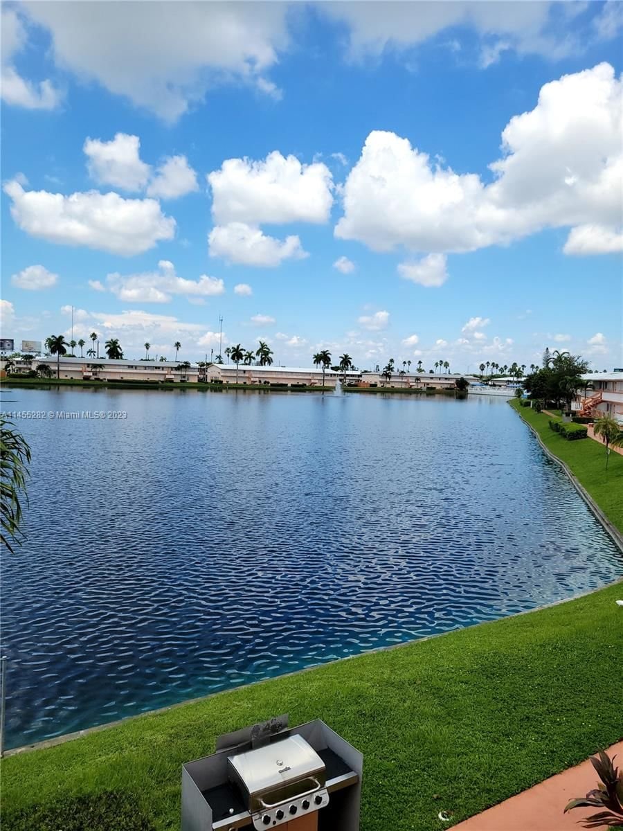 Real estate property located at 1000 10  Ave #17P, Broward County, ROLEN LAKE GARDENS CO-OP, Hallandale Beach, FL