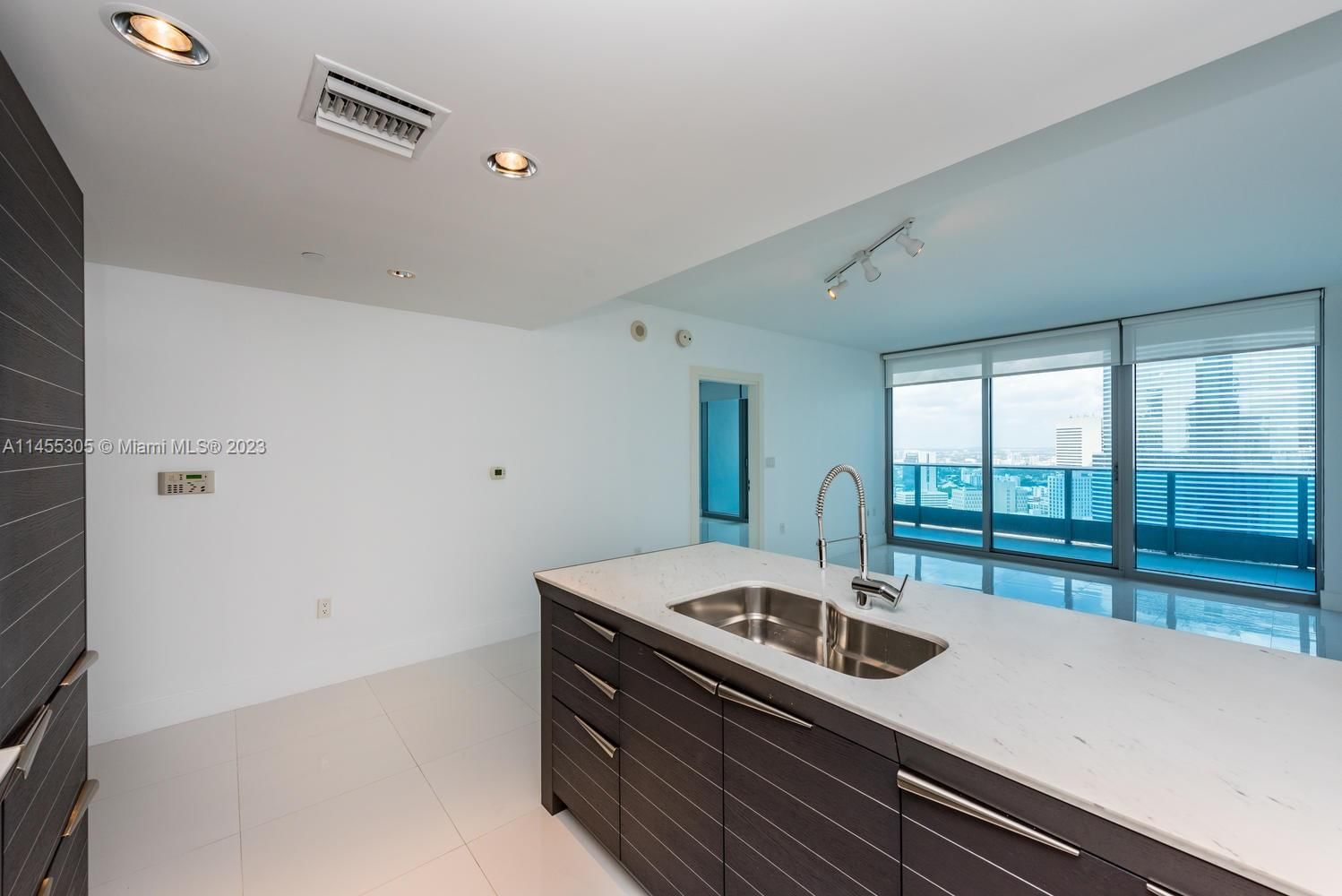 Real estate property located at 200 Biscayne Boulevard Way #4012, Miami-Dade County, Miami, FL