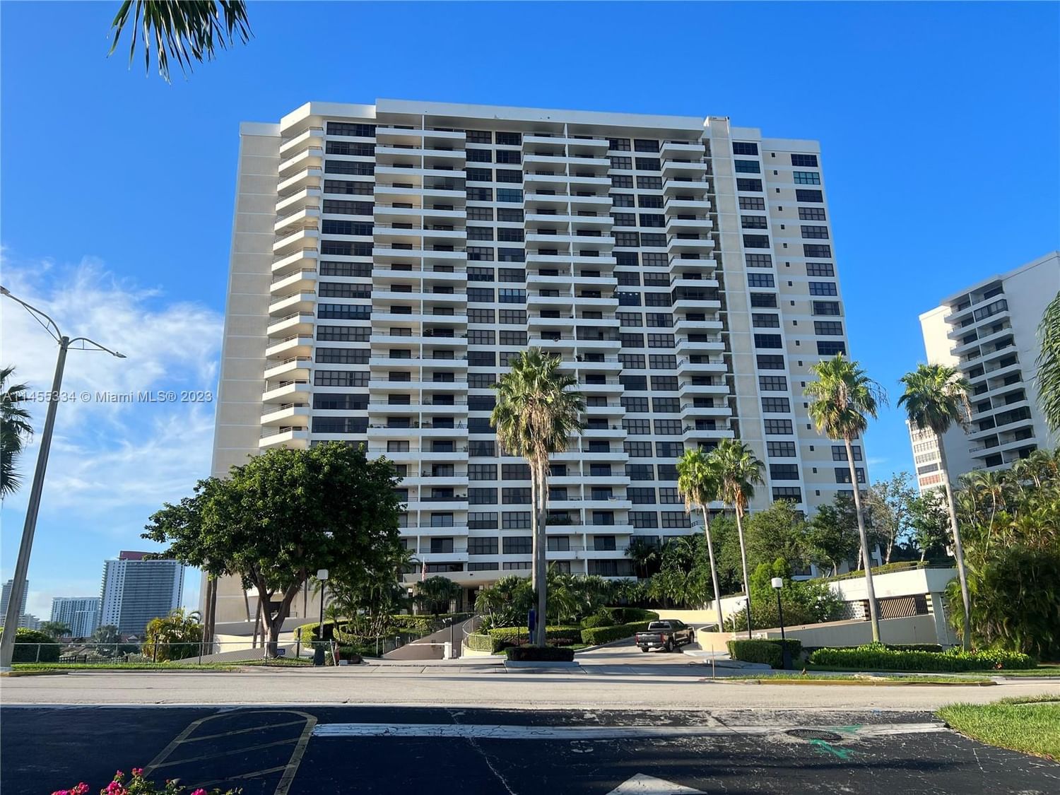 Real estate property located at 2500 Parkview Dr #1616, Broward County, OLYMPUS CONDO PHASE, Hallandale Beach, FL