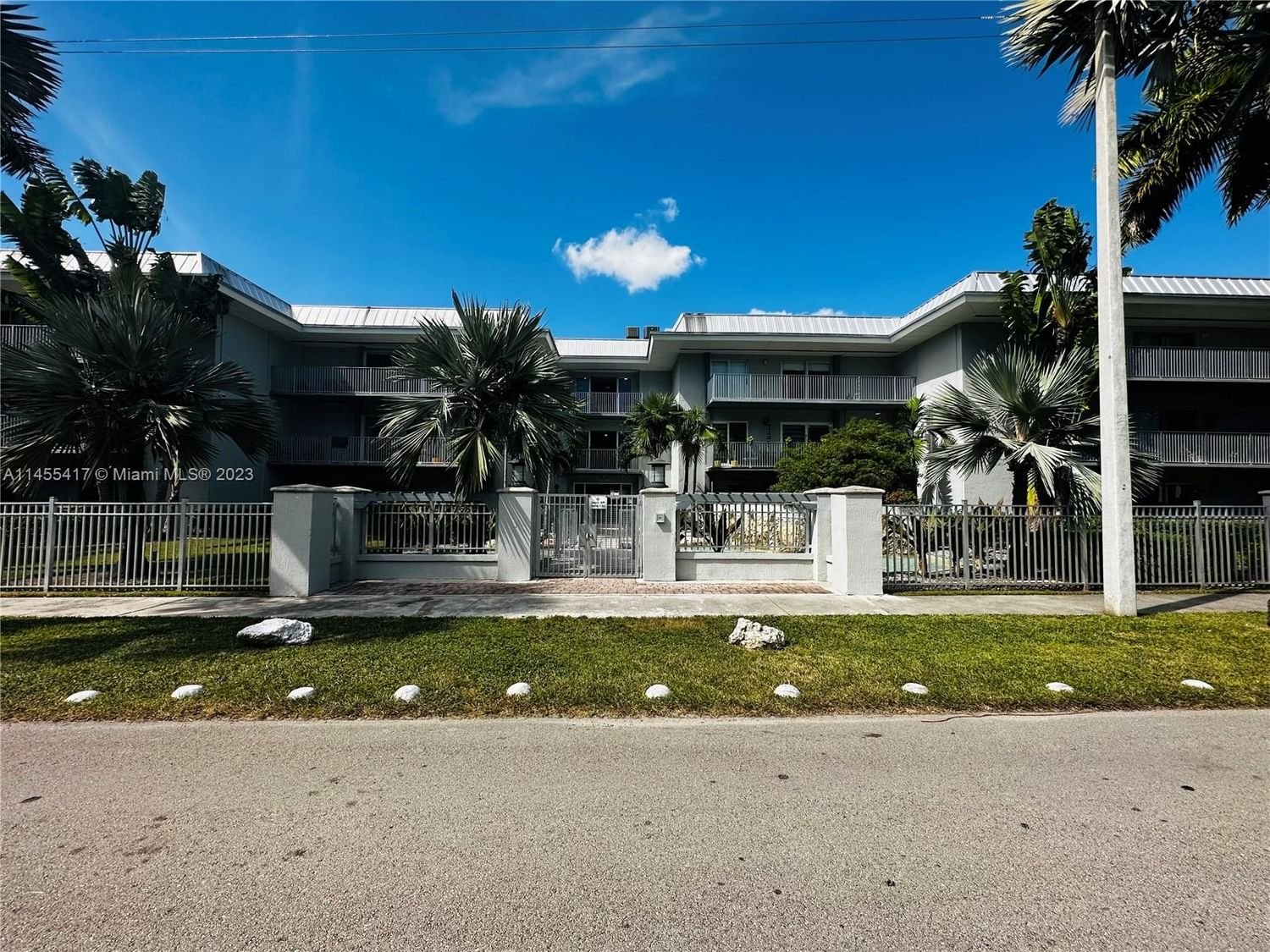 Real estate property located at 7403 82nd St #312N, Miami-Dade County, Miami, FL