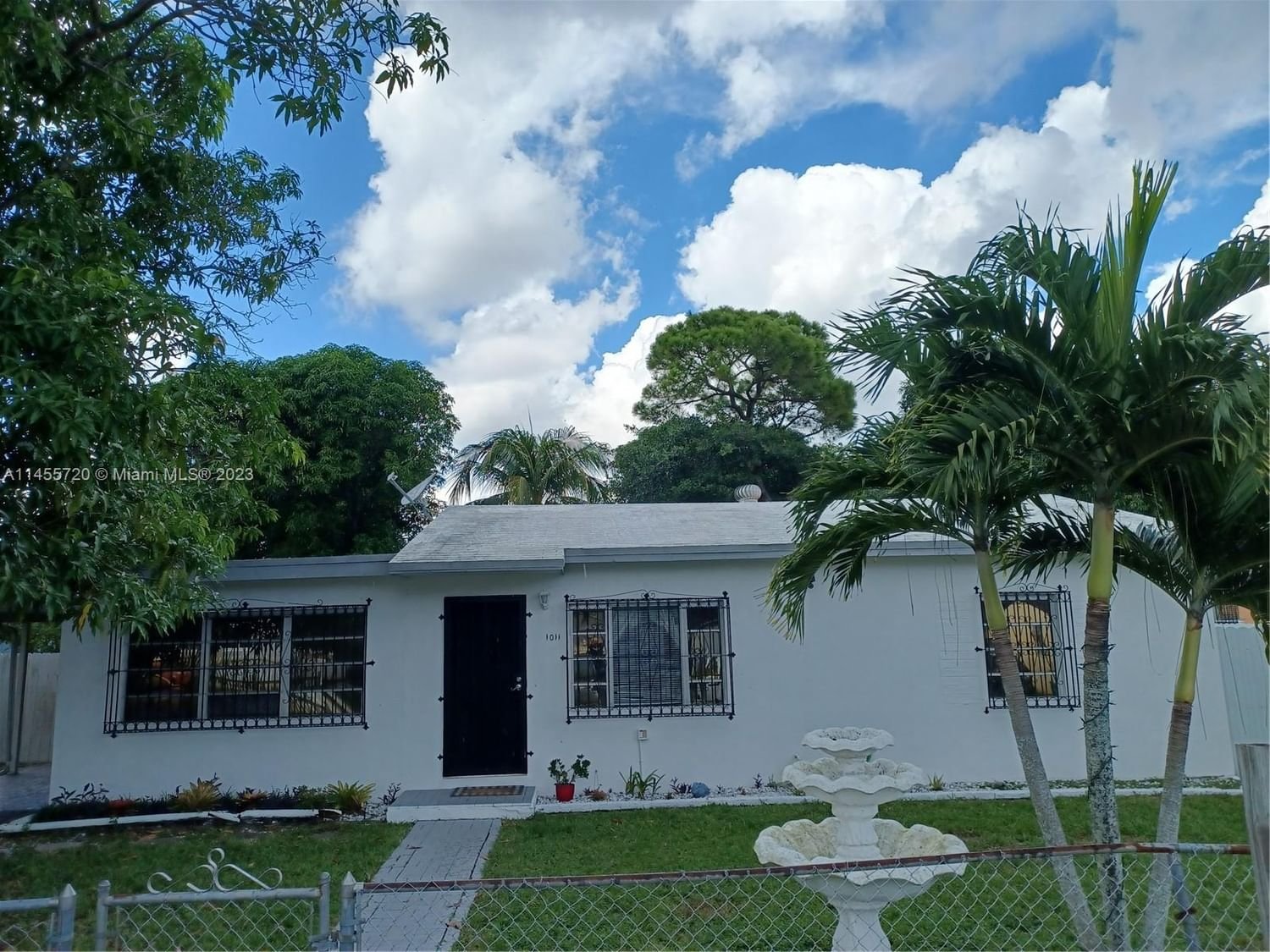Real estate property located at 1011 Rutland St, Miami-Dade County, OPA LOCKA PL NO 3, Opa-Locka, FL