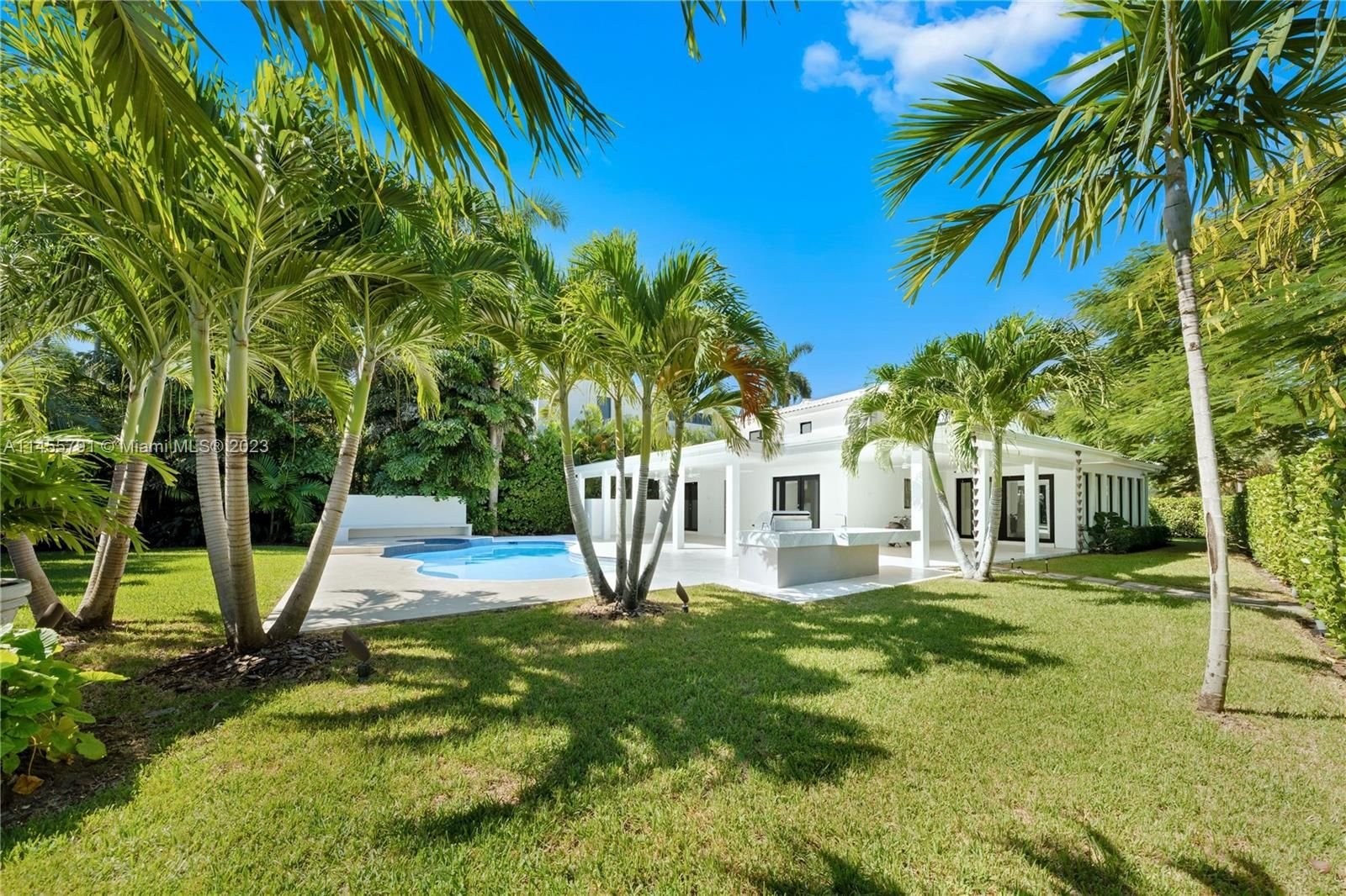 Real estate property located at 2225 Meridian Ave, Miami-Dade County, MID GOLF SUB, Miami Beach, FL