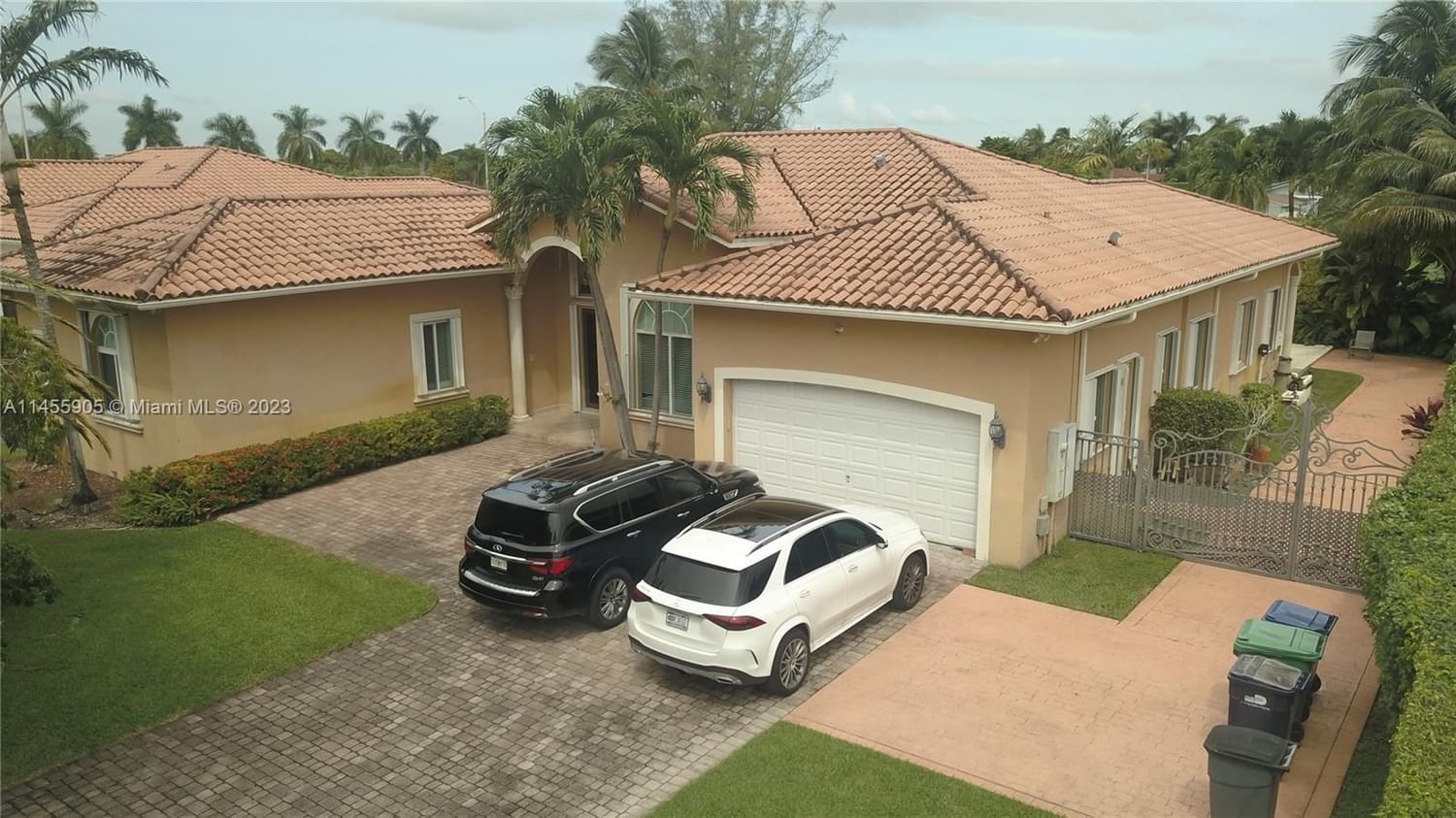 Real estate property located at 12553 76th St, Miami-Dade County, Miami, FL