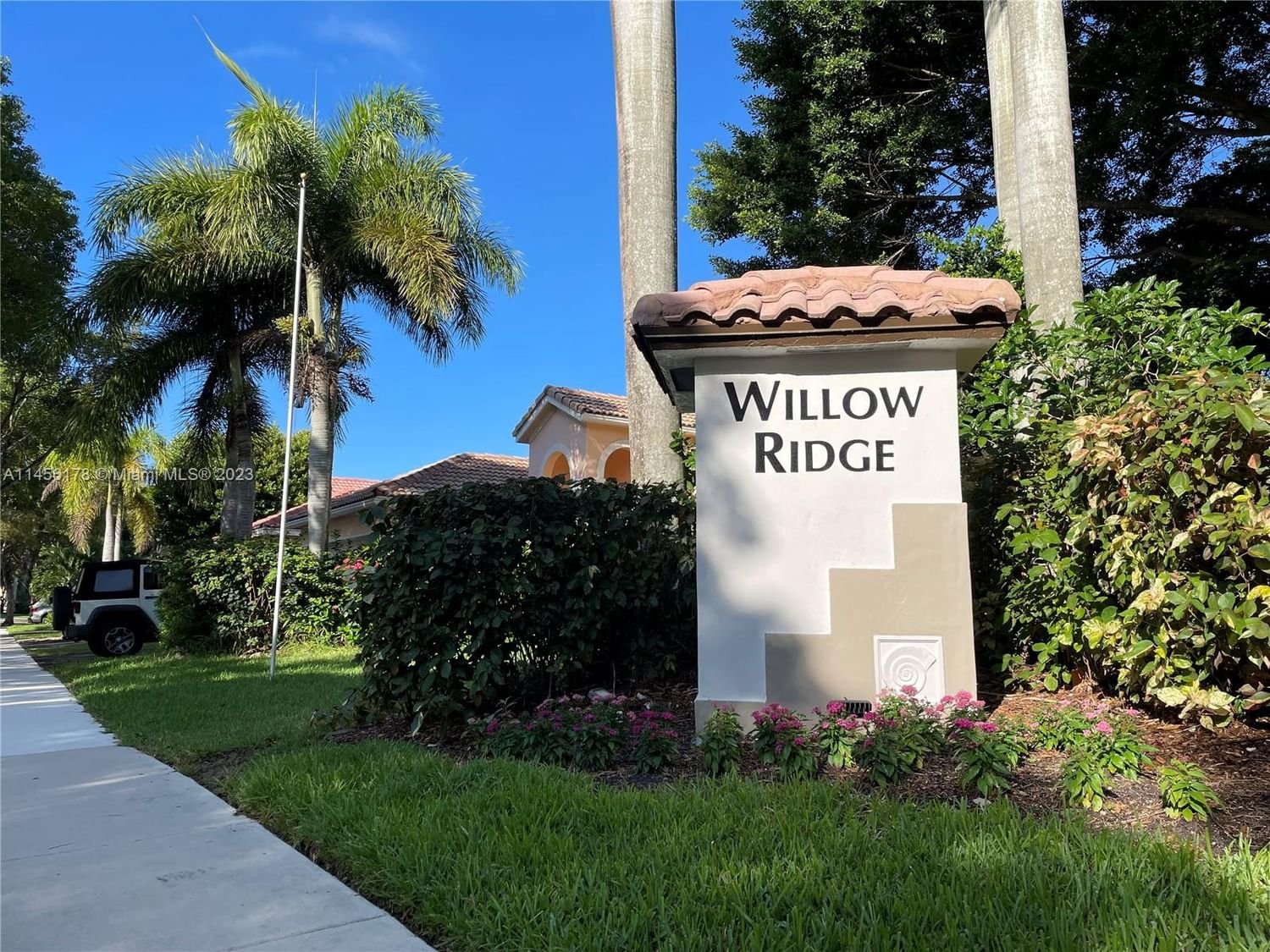 Real estate property located at 4305 Willow Ridge Dr, Broward County, Weston, FL