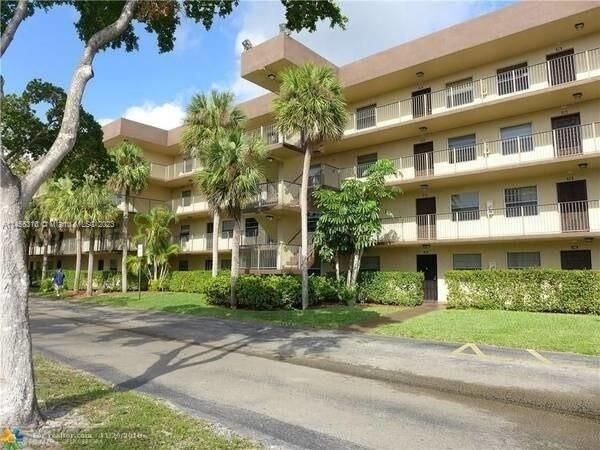 Real estate property located at 3121 47th Ter #411, Broward County, CYPRESS CHASE NORTH NO 4, Lauderdale Lakes, FL