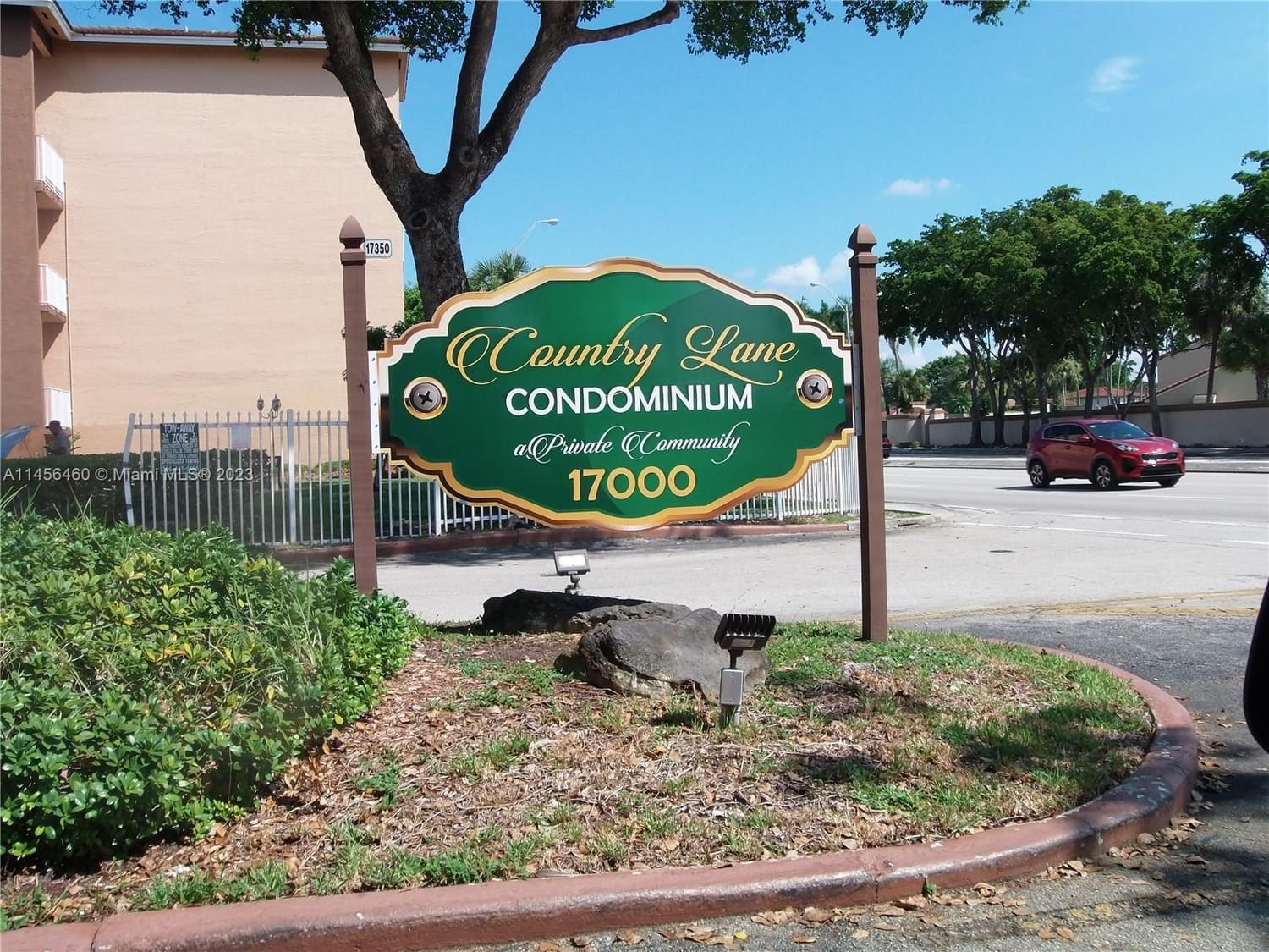 Real estate property located at 17000 67th Ave #212, Miami-Dade County, Hialeah, FL