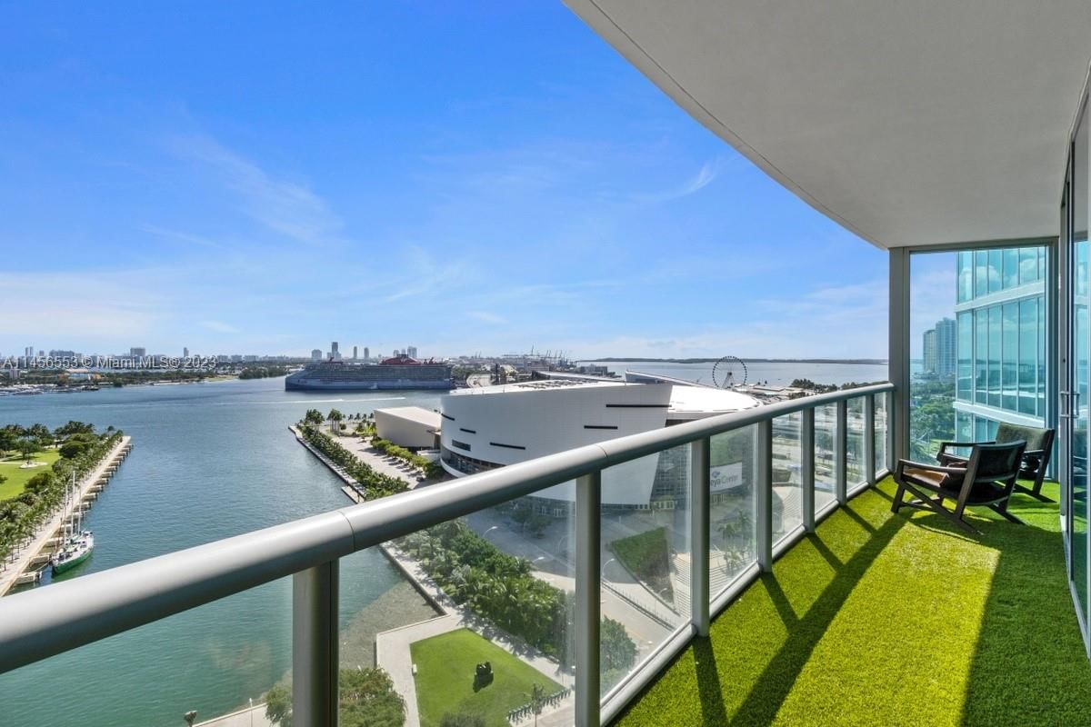 Real estate property located at 888 Biscayne Blvd #1809, Miami-Dade County, MARINABLUE CONDO, Miami, FL