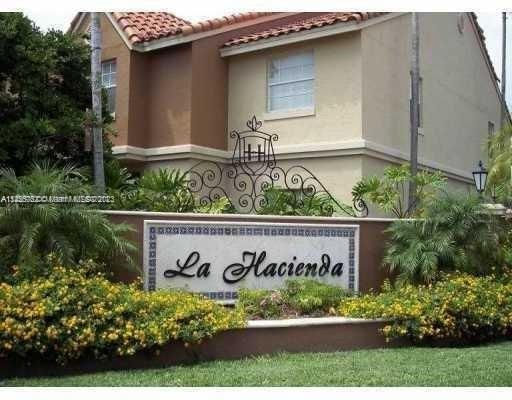 Real estate property located at 18308 68th Ave N, Miami-Dade County, LA HACIENDA COUNTRY CLUB, Hialeah, FL
