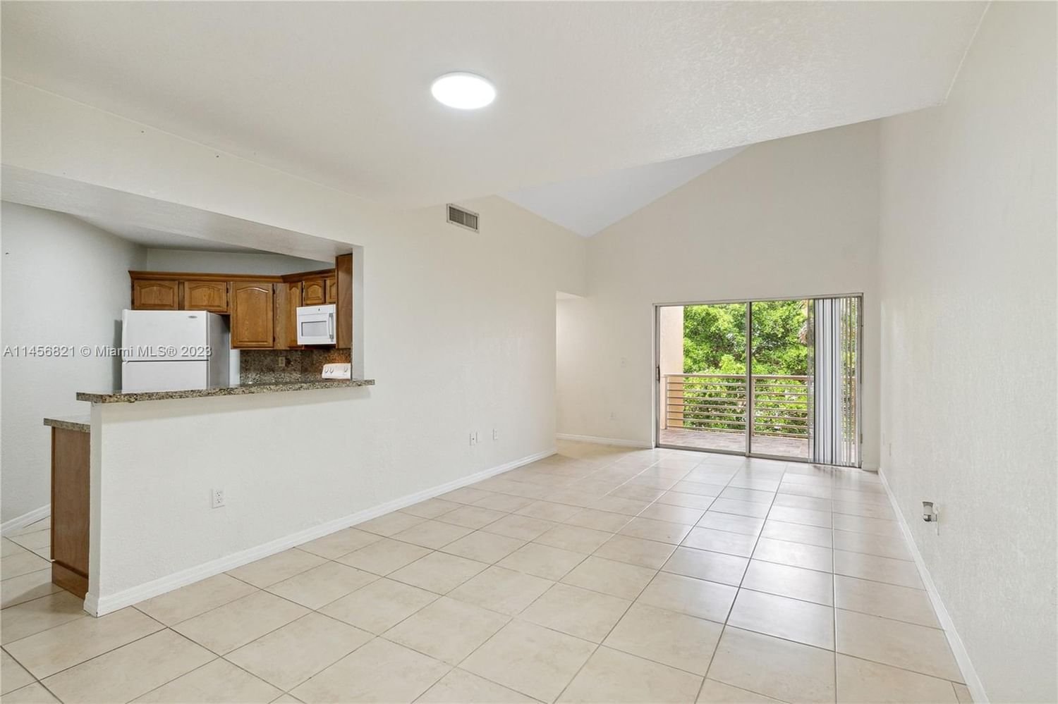 Real estate property located at 9731 Fontainebleau Blvd F309, Miami-Dade County, Miami, FL