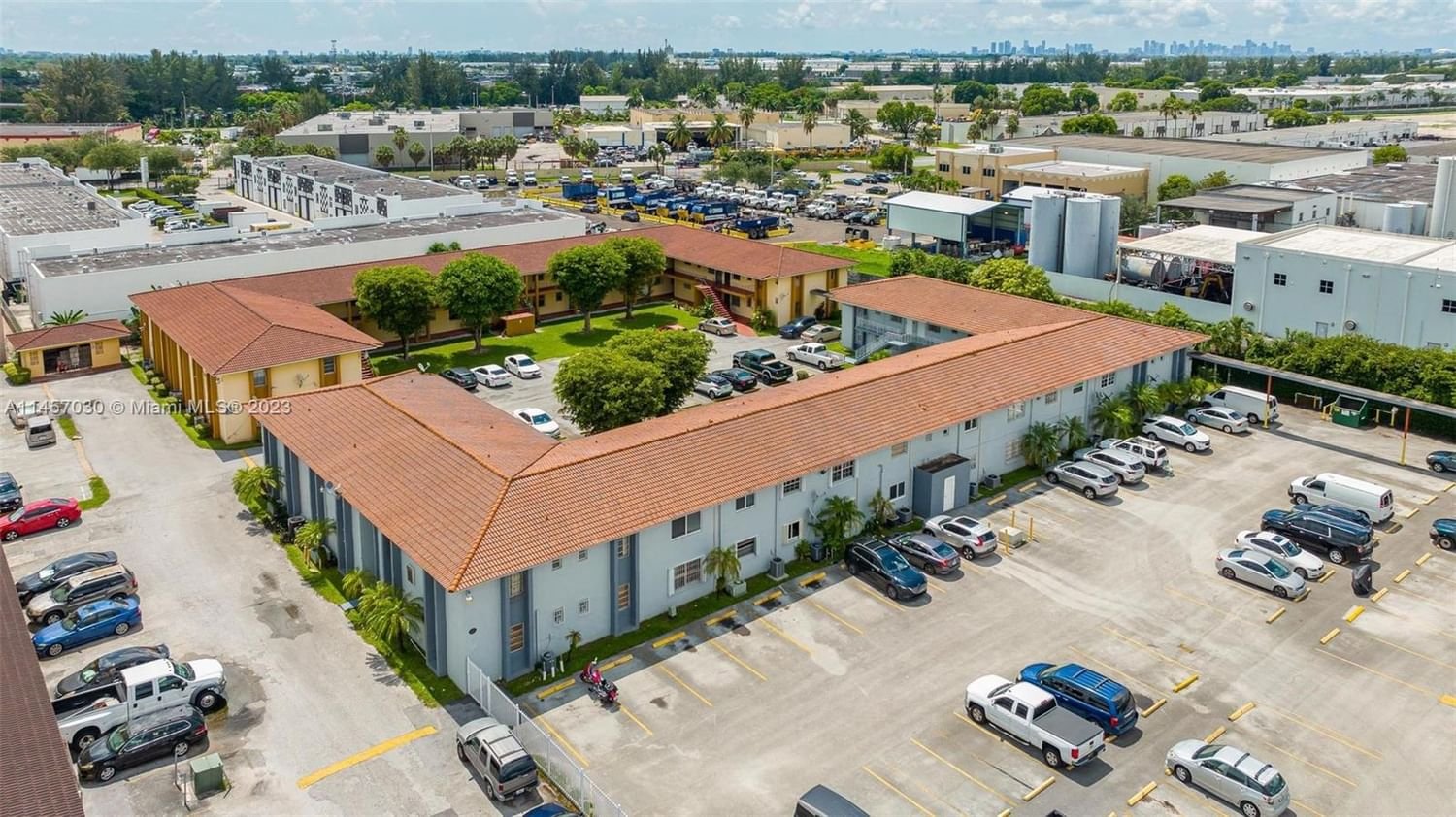 Real estate property located at 4050 135th St #6-11, Miami-Dade County, Opa-locka, FL