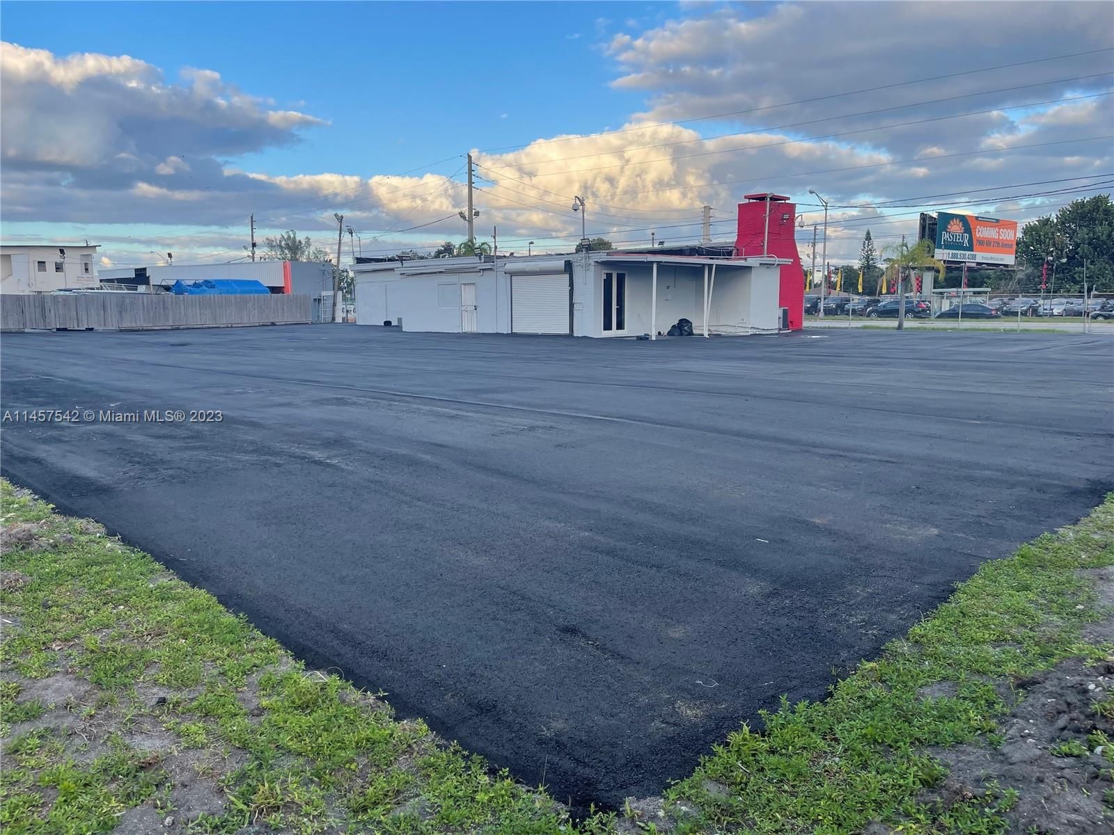 Real estate property located at 9800 27th Ave, Miami-dade, The Tropics Amd, Miami, FL